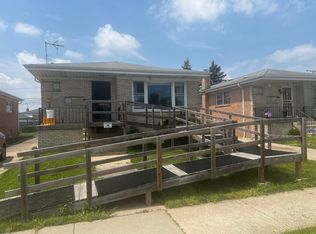 512 Yates Ave, Calumet City, IL 60409