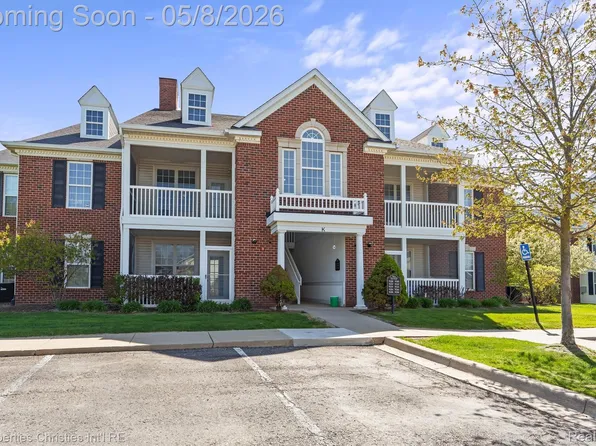 920 W Summerfield Glen Cir, Ann Arbor, MI 48103