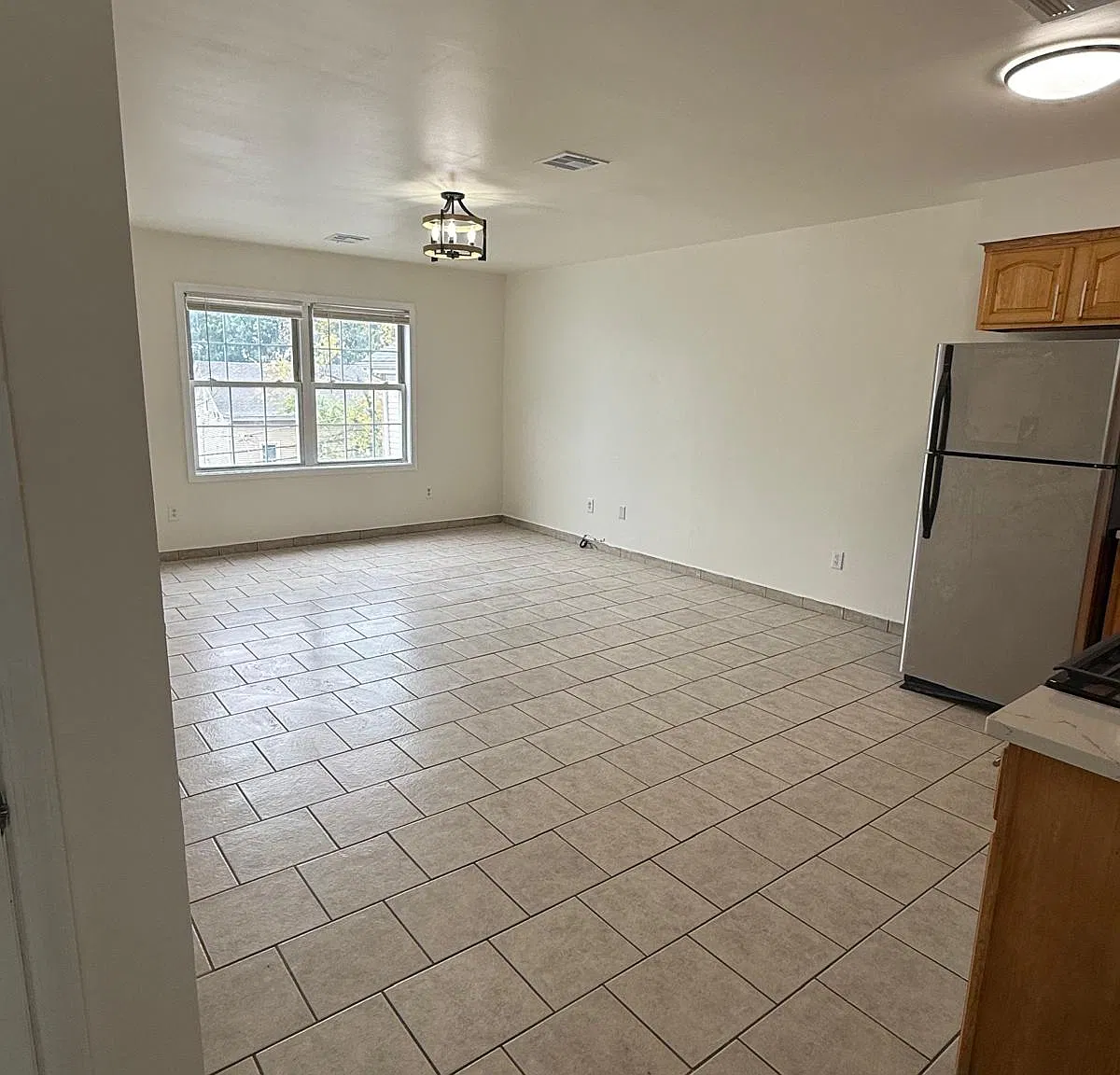 3 bed, $2,300 — Photo 2