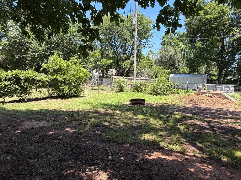 504 E 18th Ave — Photo 21