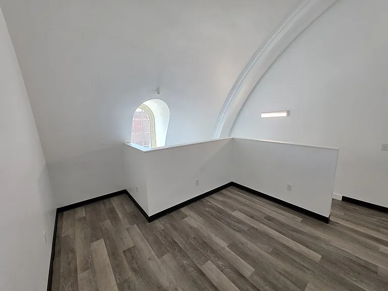 401 Olo Street - Former Church Parish Converted In Luxury Apartments! — Photo 33