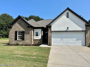 5910 Tucker Landing Dr, Horn Lake, MS 38637