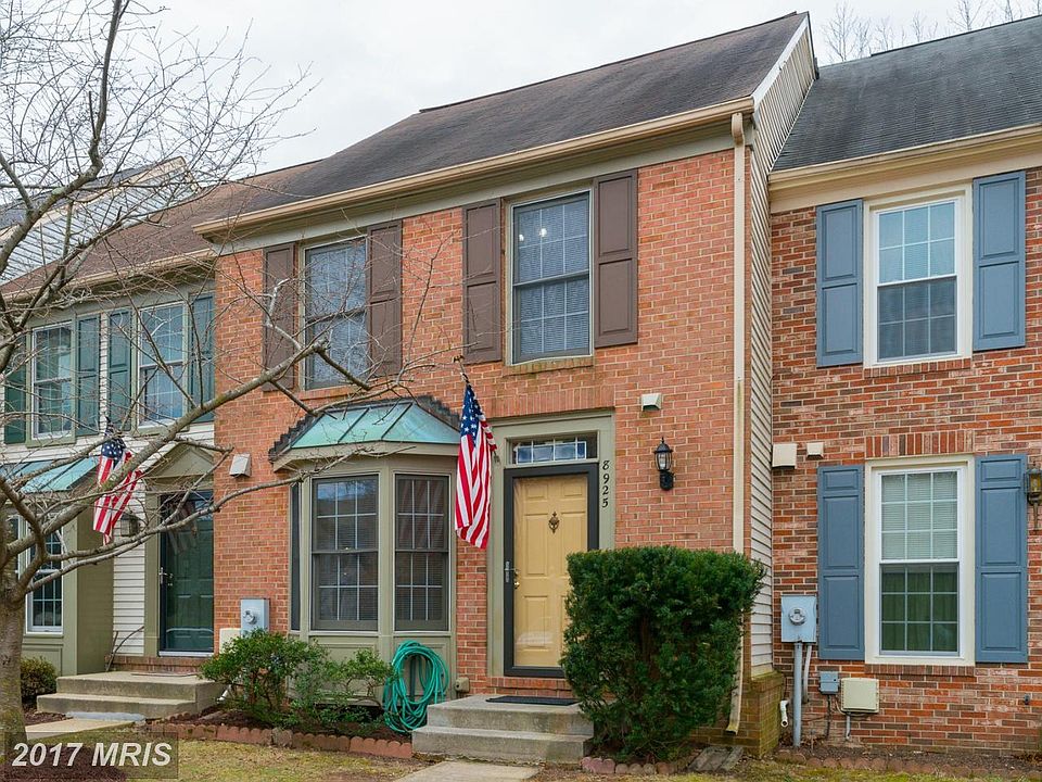 Beautiful brick front interior townhouse
