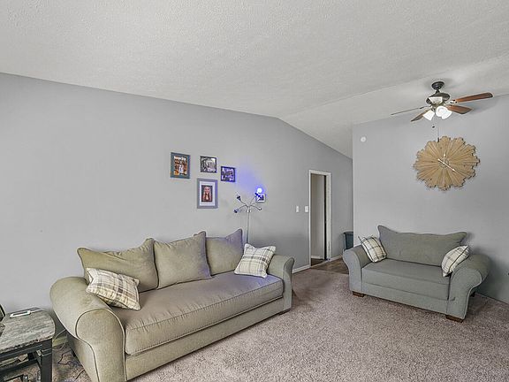 4th image of 5620 Knoxville Dr