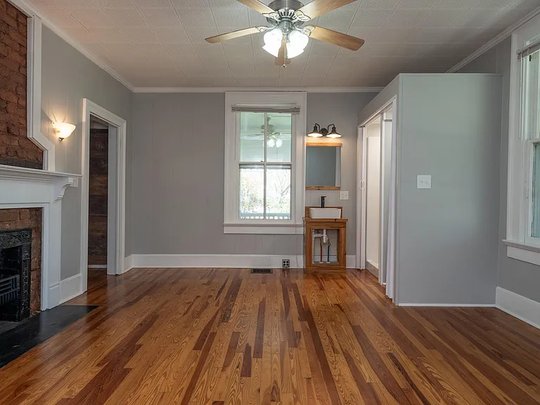 156 Grove St — Photo 7
