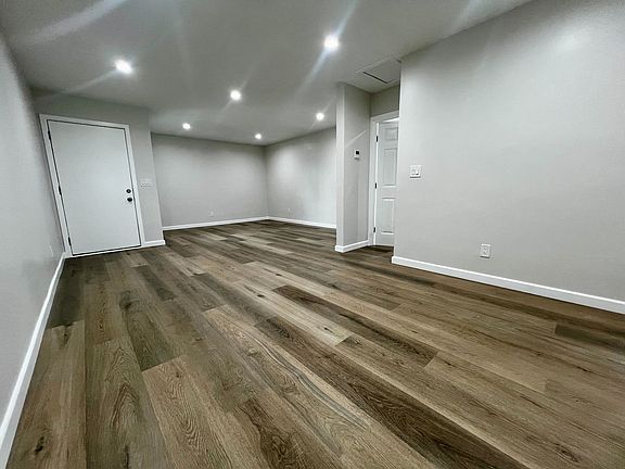 2nd image of 20 Bay Shore Ave APT 6