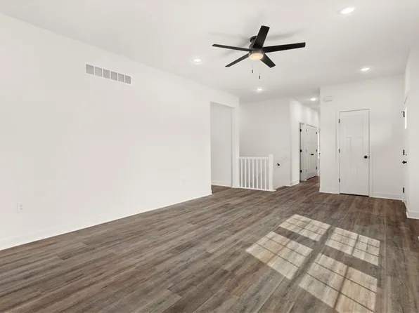 1006 Deer Run, Warrensburg, MO 64093