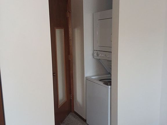 5th image of 3027 W Capital Ave Suite 19