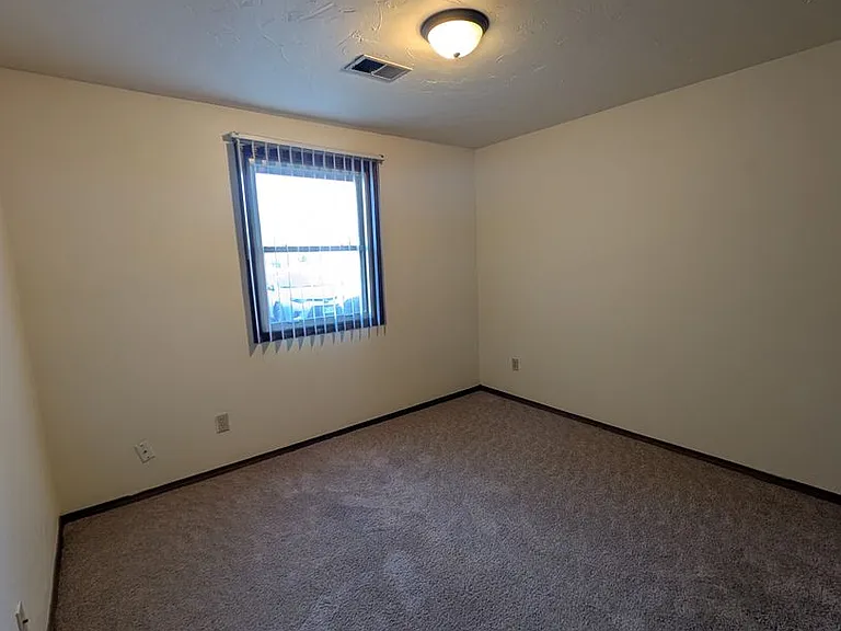 Pheasant Run Apartments — Photo 14