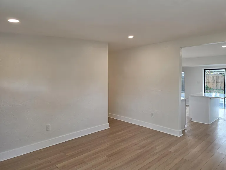 9482 Crestview St — Photo 3