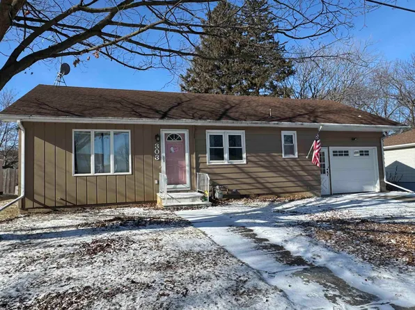 303 1st St, Parkersburg, IA 50665