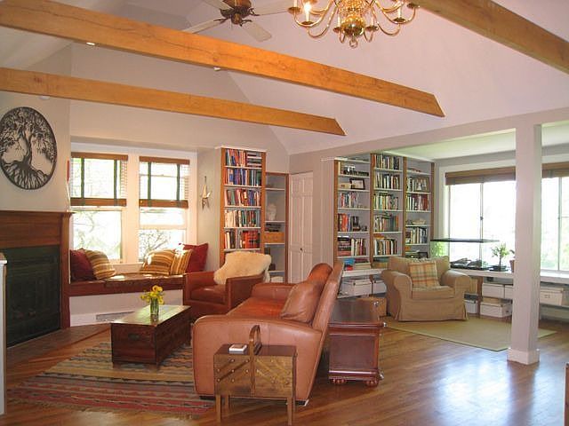 2nd image of 51 Trowbridge St #3