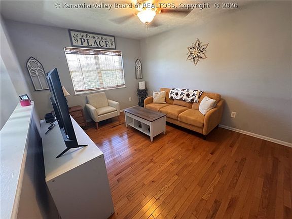 2nd image of 111 Phyllis Dr