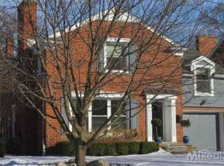 25484 Wareham Dr, Huntington Woods, MI 48070