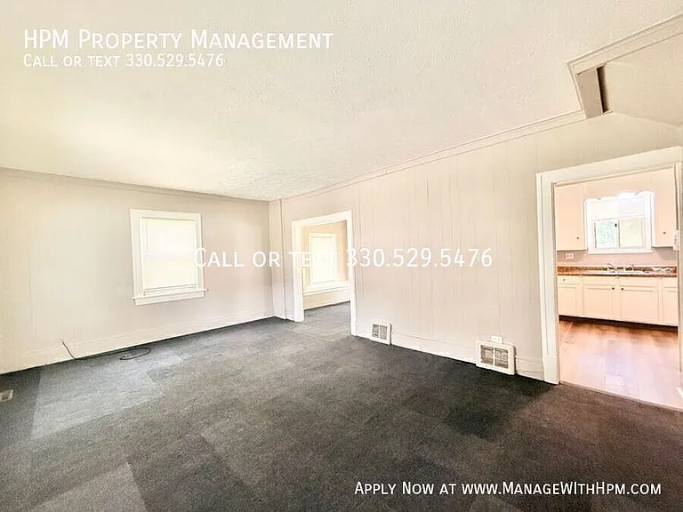 2202 Brownlee Ave NE — Photo 5