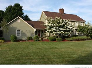 132 Fieldstone Dr, Windsor, CT 06095