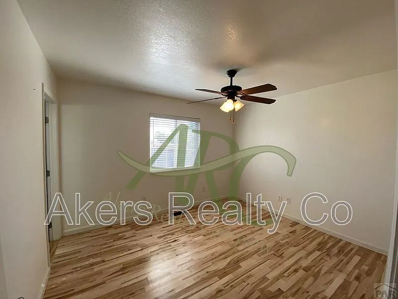 3 bed, 2.0 bath, 1100 sqft, $1,900 — Photo 3