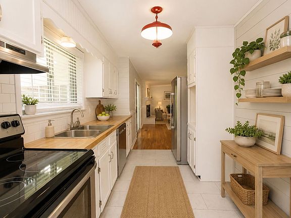 3rd image of 834 Kay Cir