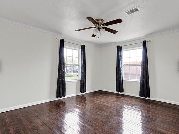 3rd image of 6009 Maple St