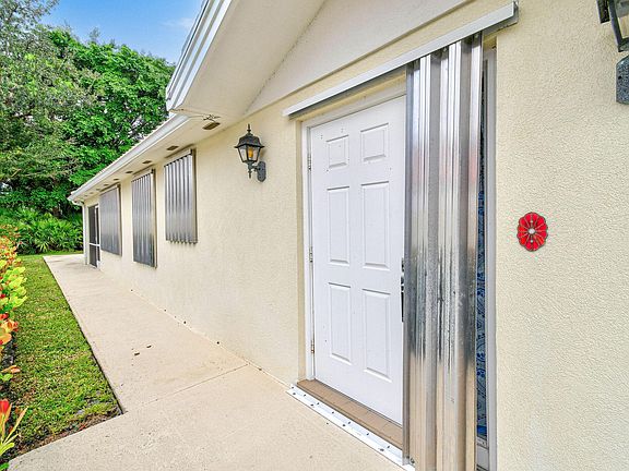 5th image of 7880 SE Peppercorn Ct