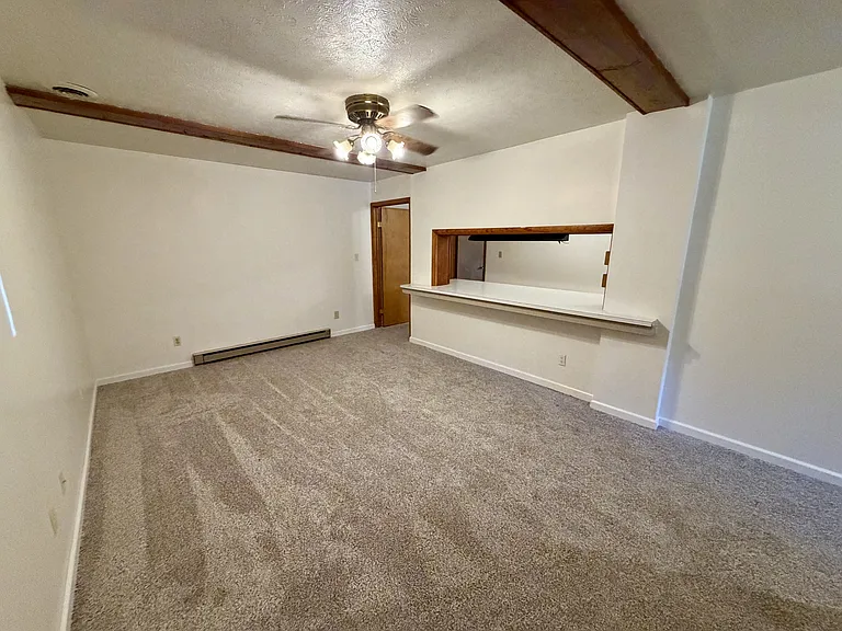 418 E Wood St #5 — Photo 3