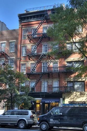 2nd image of 425 E 72nd St APT 10