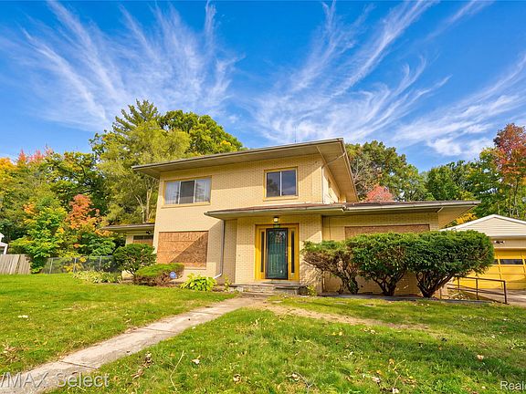 2nd image of 2219 Copeman Blvd