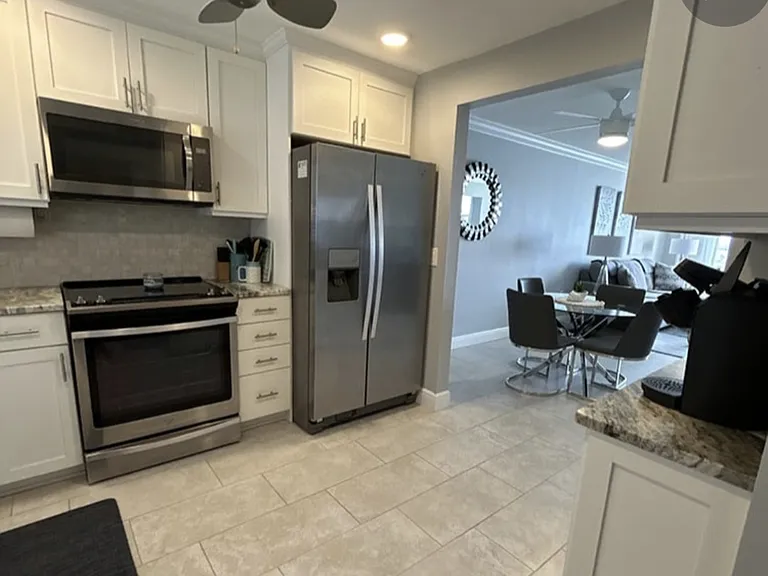 4775 Cove Cir #904 — Photo 18