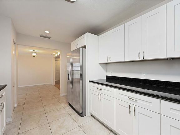 2nd image of 4148 Lancaster Dr #4148
