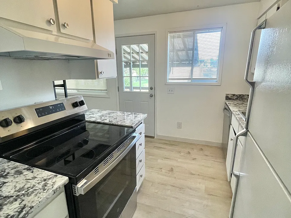 305 S Evergreen Rd