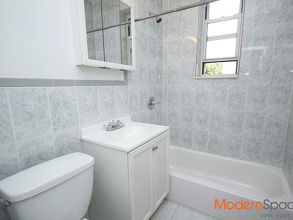 4th image of 2329 31st Dr APT 1F