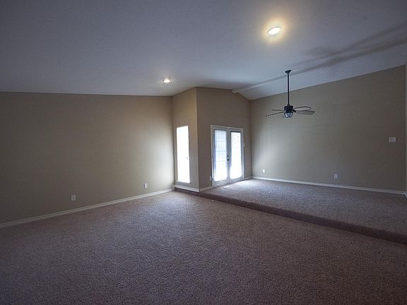 3rd image of 11052 Wallbrook Dr