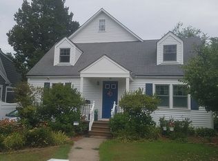 1174 Stratfield Rd, Fairfield, CT 06825