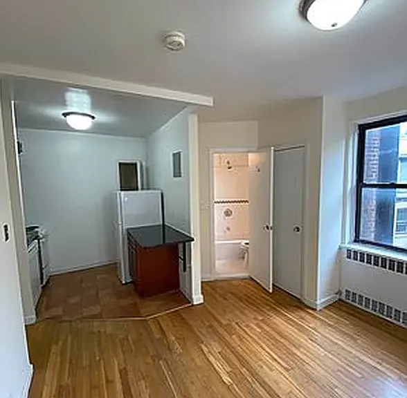 125 Christopher St #6A — Photo 3