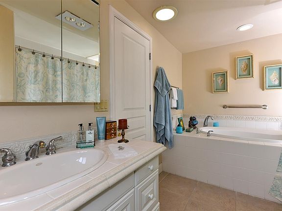 5th image of 7635 Eads Ave Unit 308