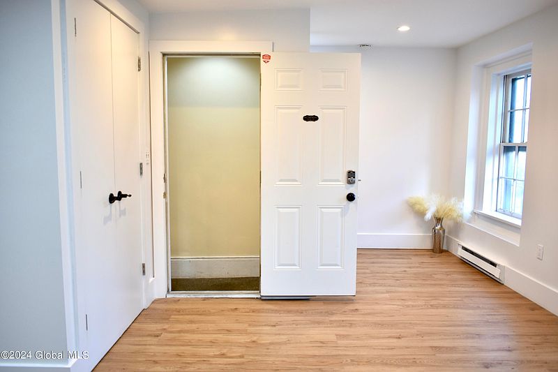 4th image of 36 Westerlo Street # 9