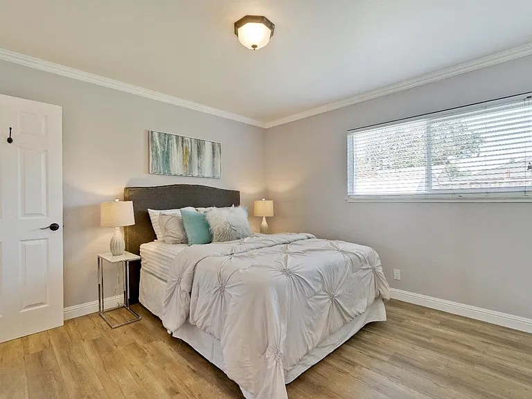 5259 Meridian Ave — Photo 9