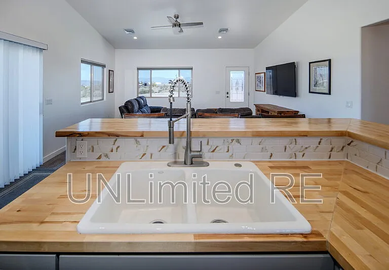 7756 N Sierra Vista Dr — Photo 26