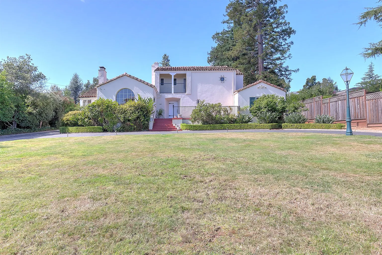 733 Chester Way photo 1
