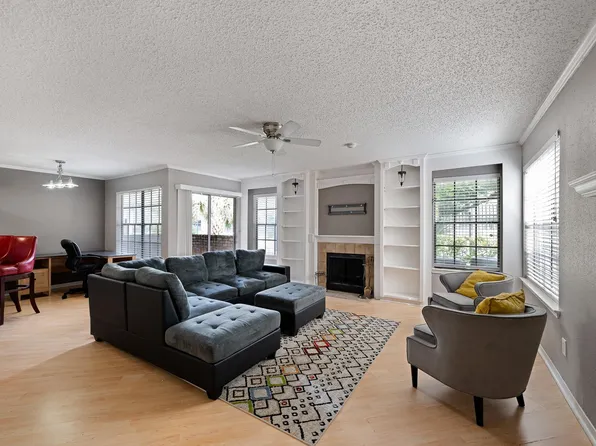 2300 Old Spanish Trl APT 1077, Houston, TX 77054