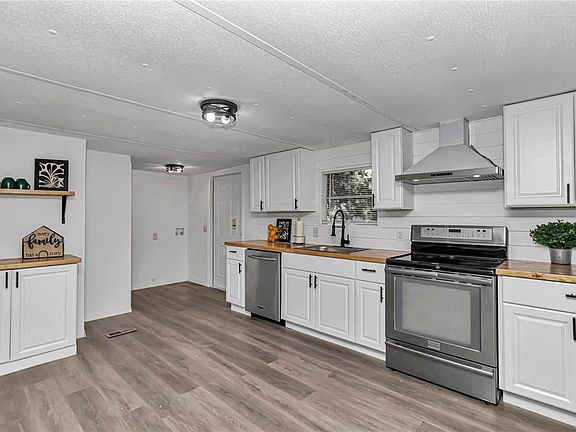 4th image of 1000 NW 118th Ter