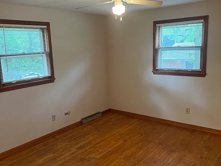 1832 Woodlawn Ave NW #1832 — Photo 7