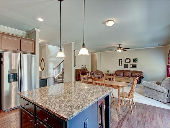 3rd image of 7216 Lake Sterling Blvd