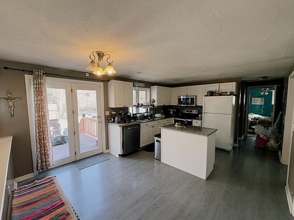 2nd image of 84 Chester St