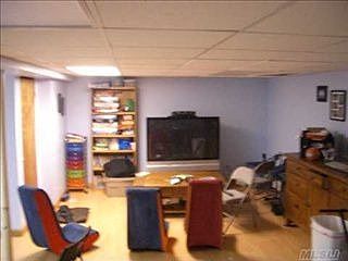 3rd image of 32 Westbury Ave