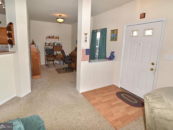 3rd image of 1422 Nutwood Ct
