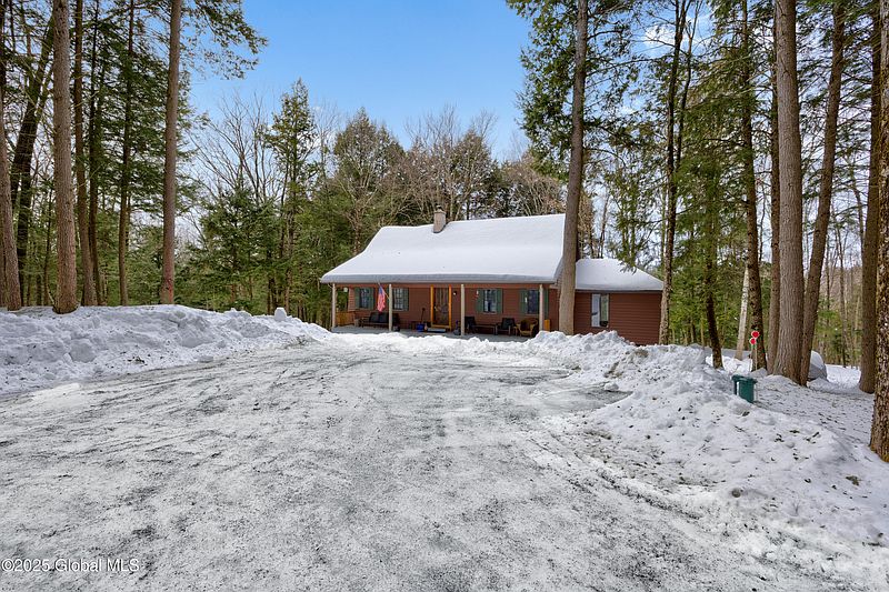 2nd image of 76 Leisure Lake Way