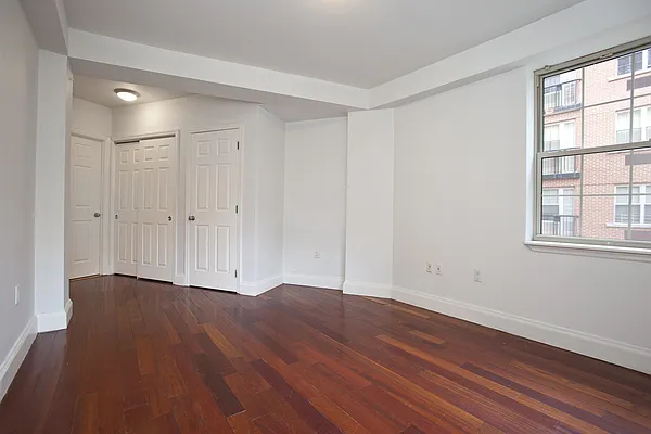 Rented by BLU Real Estate | media 16