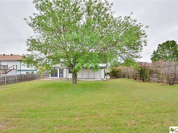 2nd image of 2609 Huckleberry Dr