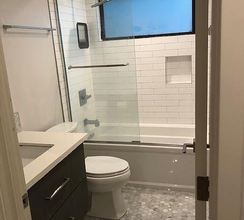 3rd image of 1534 Manhattan Ave #3